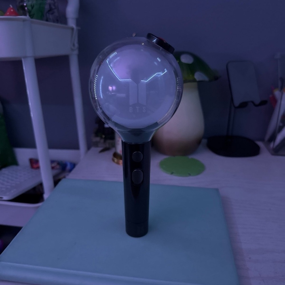 BTS light stick: All features including Bluetooth work